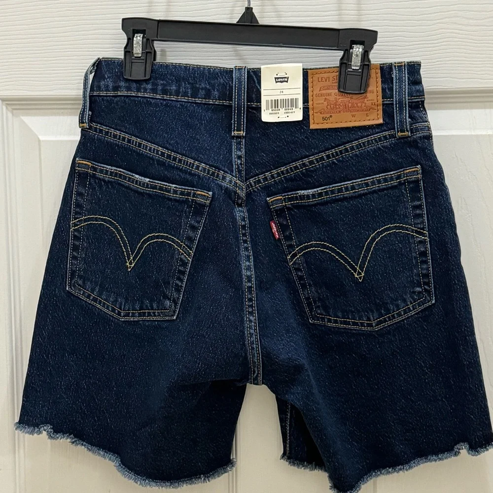 LEVIS HIGH RISE SHORTS JEAN SIZE 24 NWT